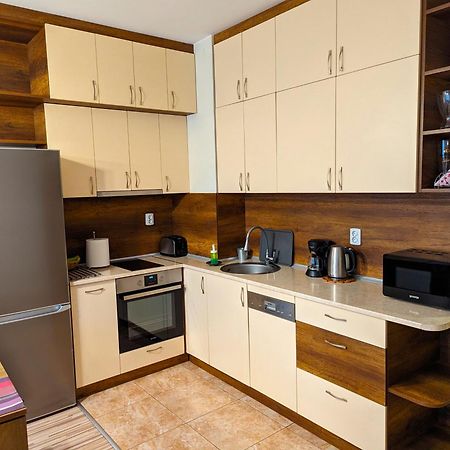 Business And Leisure Apartments In Mladost 2 With Free Garage Sofia Exterior foto