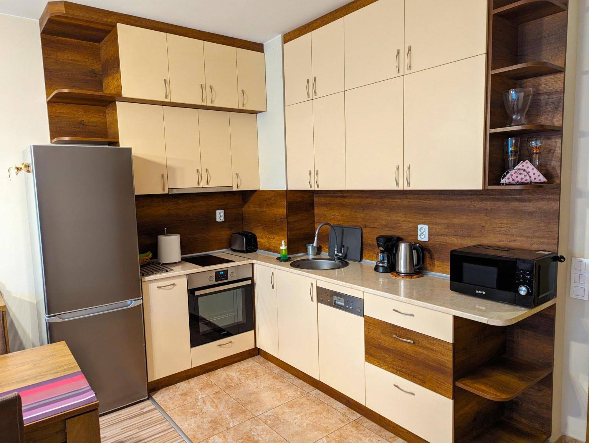 Business And Leisure Apartments In Mladost 2 With Free Garage Sofia Exterior foto