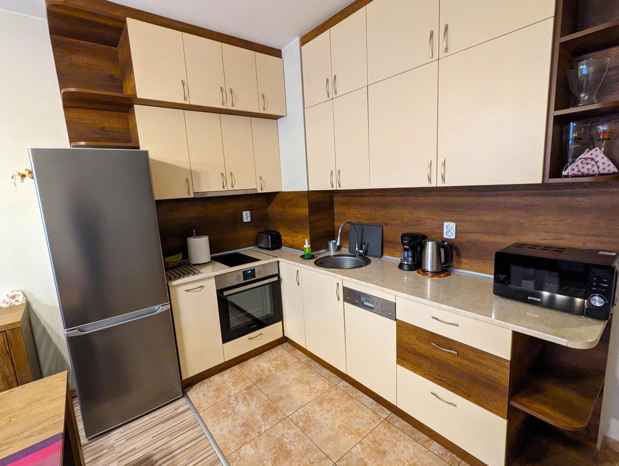 Business And Leisure Apartments In Mladost 2 With Free Garage Sofia Exterior foto