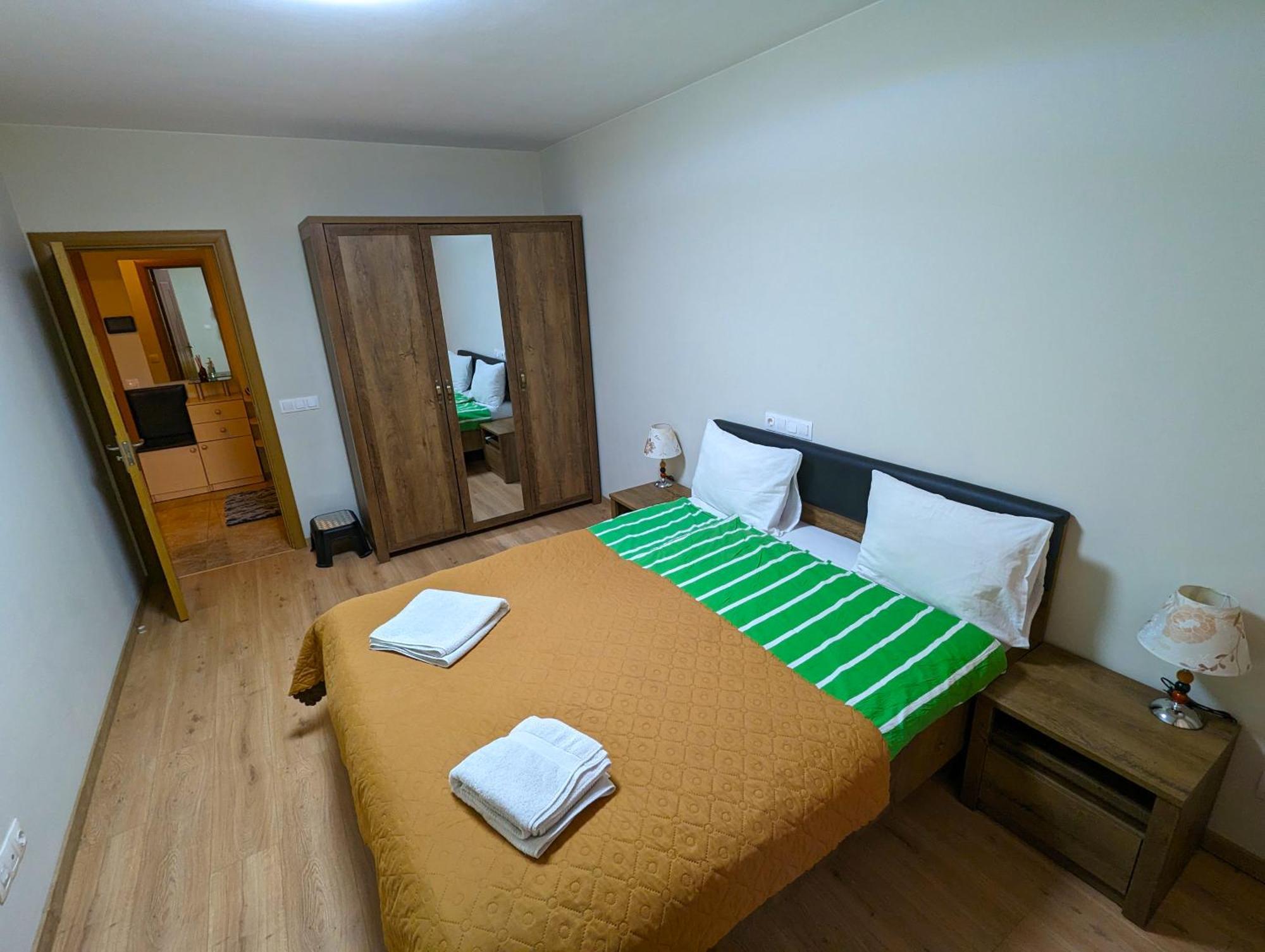 Business And Leisure Apartments In Mladost 2 With Free Garage Sofia Exterior foto